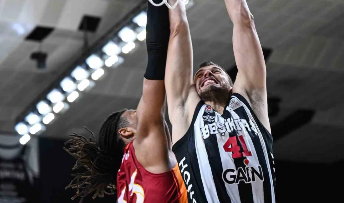 Türkiye Sigorta Basketbol Süper Ligi play-off çeyrek finali 3. maçında
