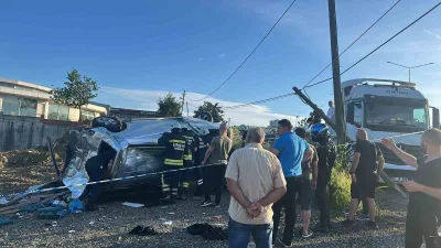 Tekirdağ merkez Süleymanpaşa ilçesinde yolcu midibüsü ile hafif ticari aracın