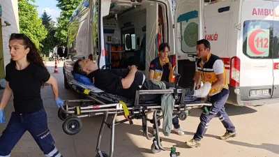 Bursa’nın İnegöl ilçesinde bir palet fabrikasında devrilen makinenin altında kalan
