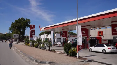 Ayvalık Belediyesi, yaya güvenliğini artırmak ve kent içi ulaşımı daha