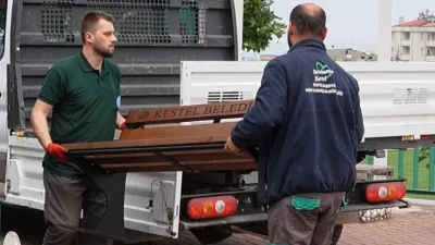 Kestel Belediyesi, kendi atölyelerinde ürettiği kent mobilyalarıyla ilçenin dört bir
