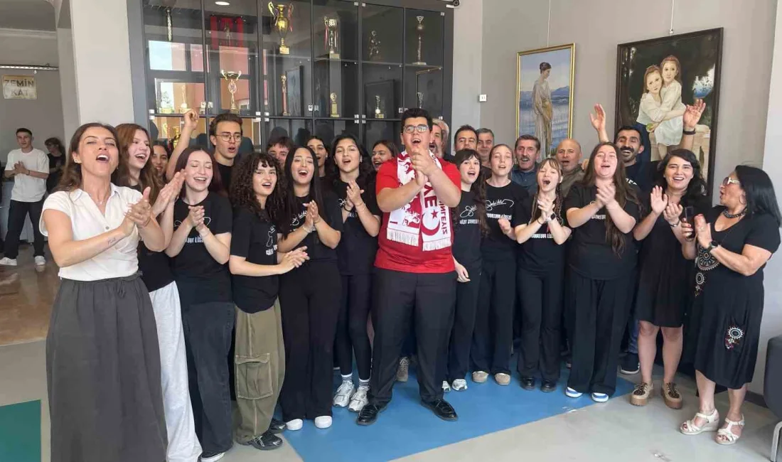 Bursa Zeki Müren Güzel Sanatlar Lisesi öğrencileri, “A Millî Futbol