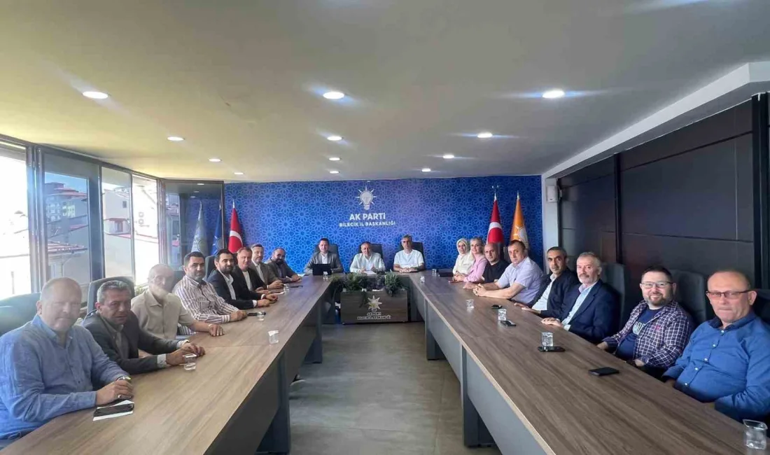 AK Parti Bilecik İl Başkanı Serkan Yıldırım, ilçe başkanları ve