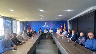 AK Parti Bilecik İl Başkanı Serkan Yıldırım, ilçe başkanları ve