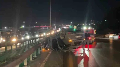 İstanbul Arnavutköy’de seyir halindeki 2 hafif ticari araç, bir otomobil