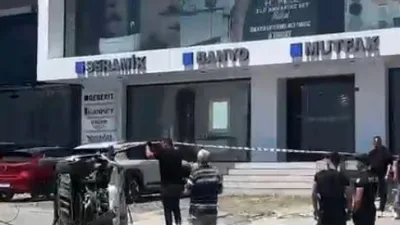 İstanbul’Avcılar E-5 Karayolu’nda direksiyon hakimiyetini kaybeden sürücü ana yoldan yan