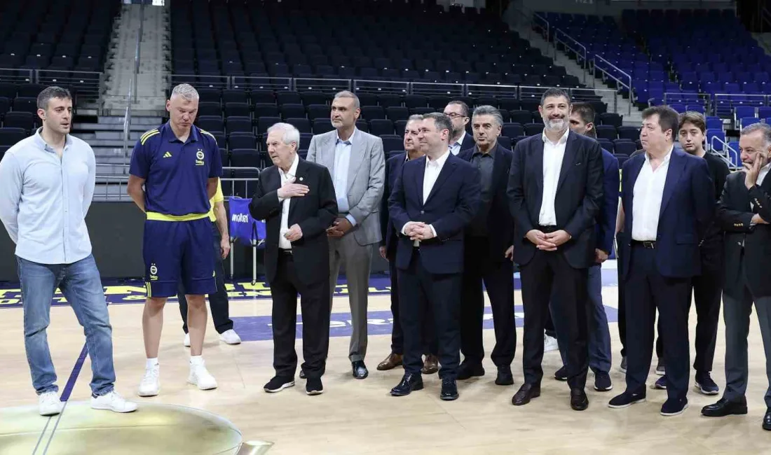 Fenerbahçe Başkanı Aziz Yıldırım ve Yönetim Kurulu Üyeleri, Fenerbahçe Erkek