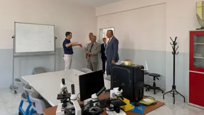 Burhaniye ilçesinde, Balıkesir Milli Eğitim Müdürü Selehattin Kal okulları ziyaret