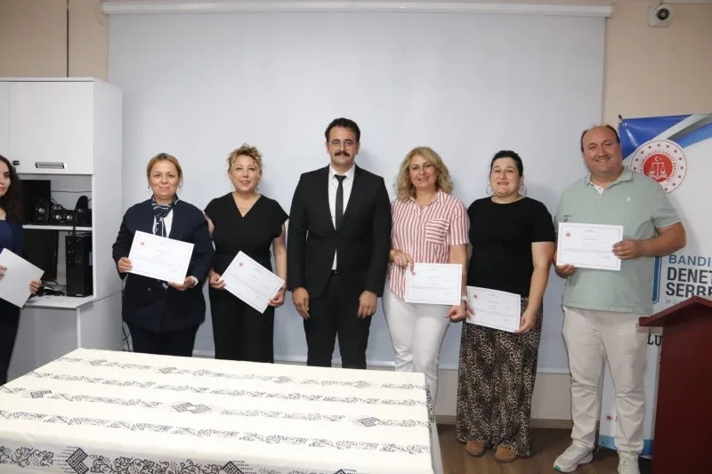 Balıkesir’in Bandırma ilçesinde, 1 Haziran Uzlaştırmacılar Günü dolayısıyla Bandırma Cumhuriyet