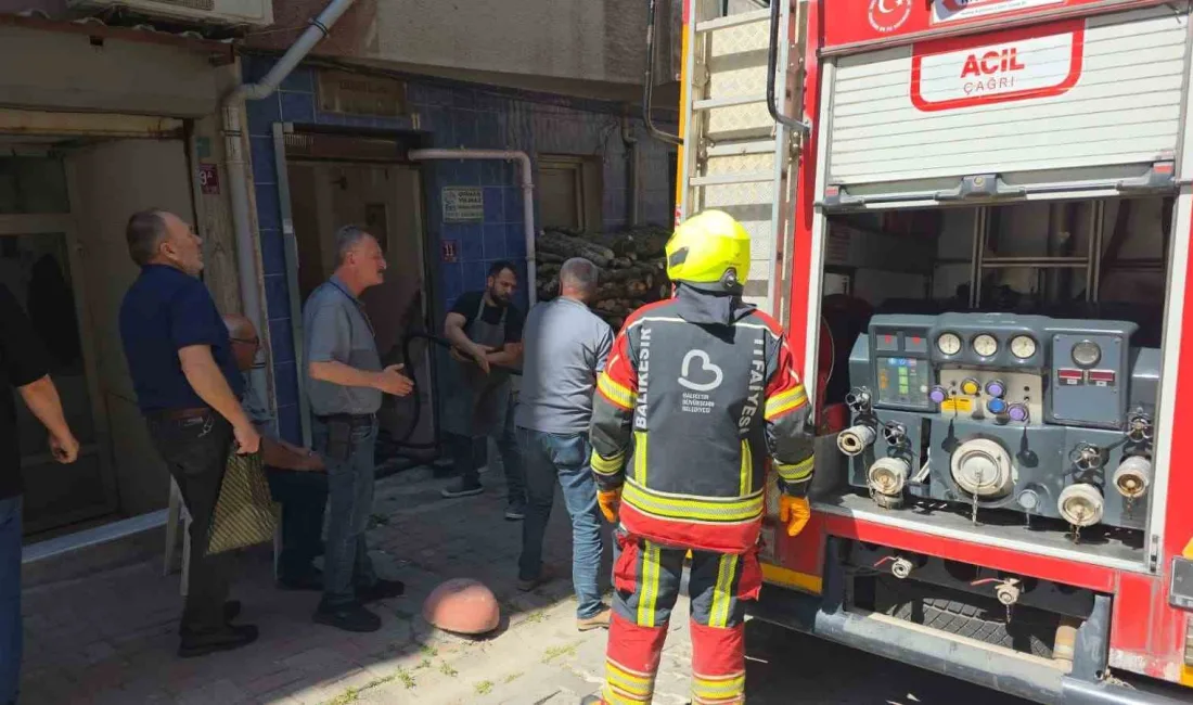 Bandırma’da bir apartman dairesinde çıkan yangın mahallede korku dolu anlar