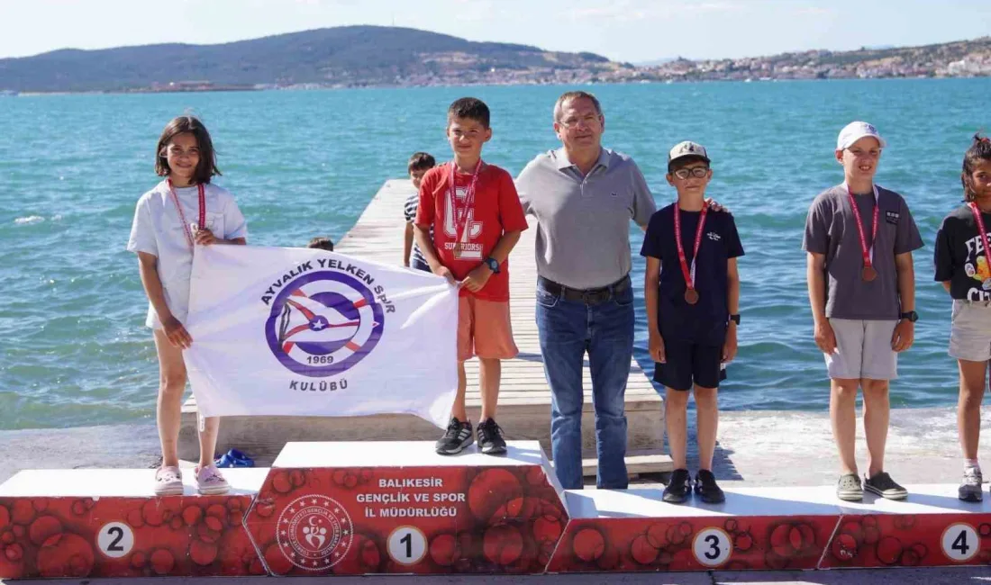 Balıkesir’in Ayvalık ilçesinde düzenlenen Balıkesir Bölgesi Bölge Yelken Yarışları’nın ödül