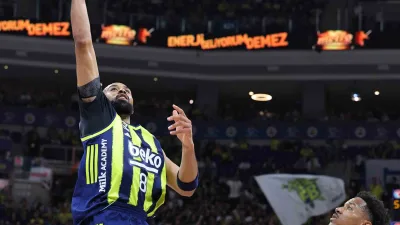 Türkiye Sigorta Basketbol Süper Ligi Play-off Final serisi ilk maçında