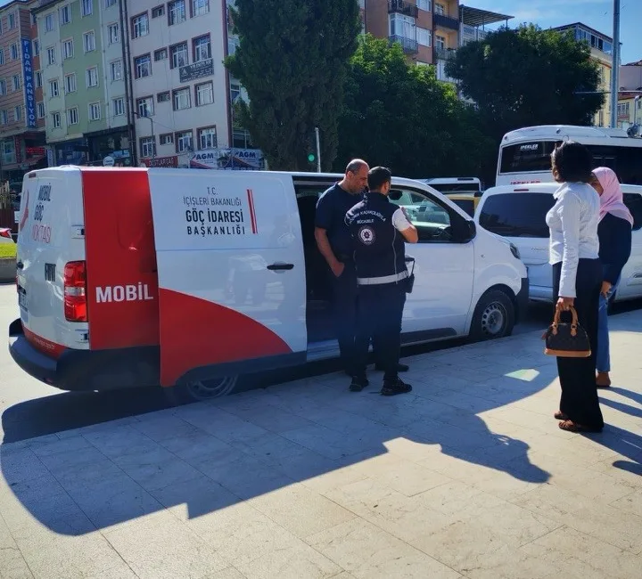 Bilecik’te düzensiz göçle mücadele kapsamında denetim gerçekleştirildi. Bilecik İl Emniyet