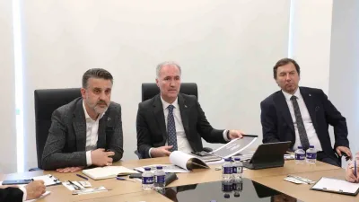 Bursa Büyükşehir Belediyesi Başkan Vekili Şahin Biba, Büyükşehir Belediyesi yöneticileriyle
