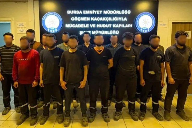 Bursa’da kaçak göçmen işçi çalıştırıldığı belirlenen iş yerlerine yönelik düzenlenen