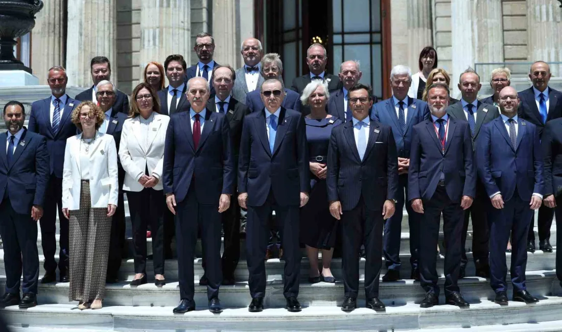 Dolmabahçe Sarayı’nda düzenlenen NATO Parlamento Başkanları Zirvesi’ne katılan Cumhurbaşkanı Recep