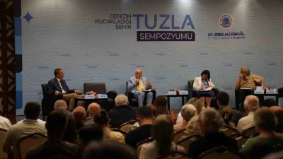 Tuzla Belediyesi tarafından düzenlenen “Denizin Kucakladığı Şehir: Tuzla” sempozyumunda ilçenin
