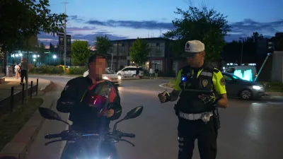Edirne’de polis ekipleri tarafından gerçekleştirilen trafik ve asayiş denetimlerinde çok