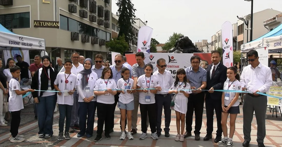 Edirne’de ilk kez düzenlenen Bilim Fuarları Festivali, öğrencilerin hazırladığı birbirinden