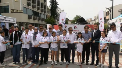 Edirne’de ilk kez düzenlenen Bilim Fuarları Festivali, öğrencilerin hazırladığı birbirinden
