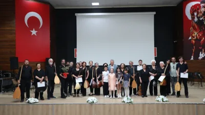 Edremit Belediyesi Atatürk Gençlik Merkezi Bağlama Atölyesi kursiyerleri tarafından hazırlanan