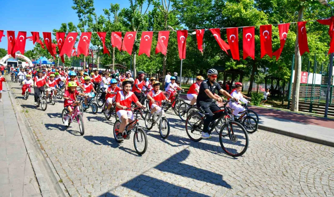Esenyurt Belediyesi, yaz sezonunun başlamasıyla birlikte çocukları ve gençleri sporla