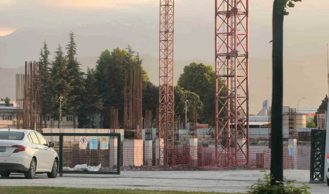Bursa’nın İnegöl ilçesinde yapımı devam eden fabrika inşaatında meydana gelen