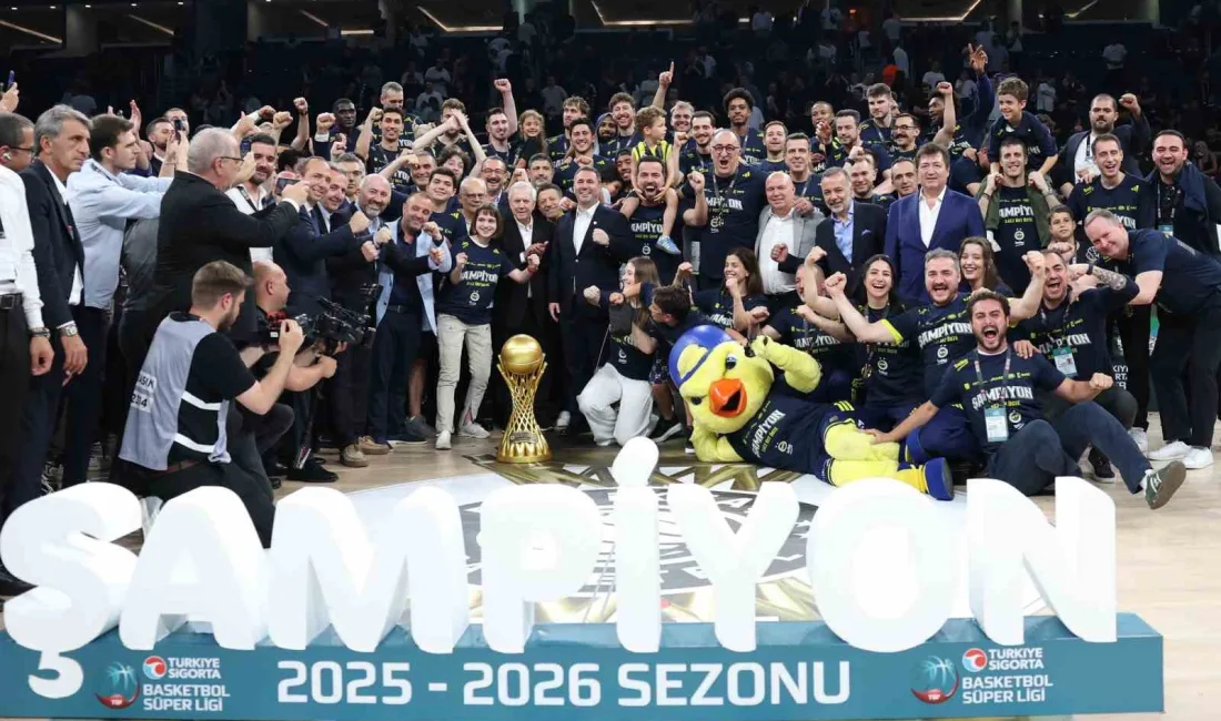 Basketbol Süper Ligi final serisinde Beşiktaş’ı 77-75 mağlup eden Fenerbahçe,