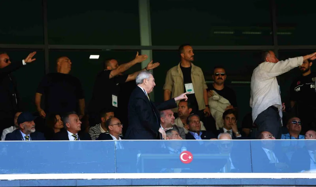 Fenerbahçe’nin olağanüstü seçimli genel kurul toplantısında “8 yıldır nerede Aziz