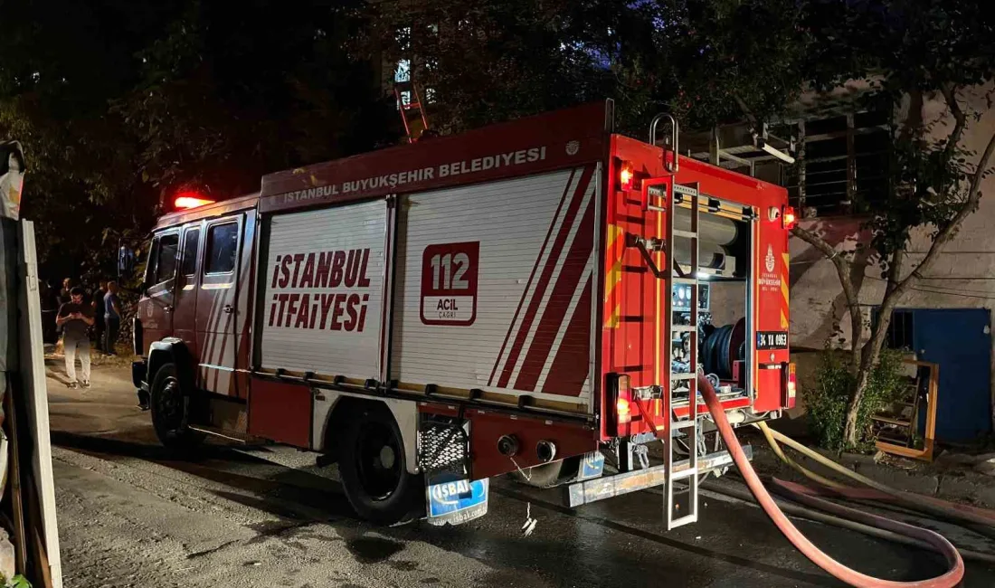 İstanbul Gaziosmanpaşa’da iki katlı gecekonduda bilinmeyen nedenle yangın çıktı. Yangın,