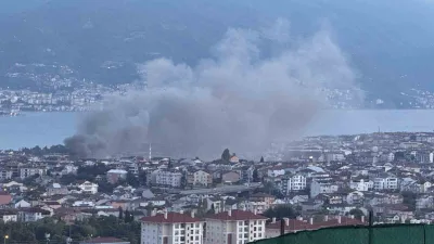 Kocaeli’de gecekonduda çıkan yangın mahallede paniğe neden oldu. Alevler, itfaiye