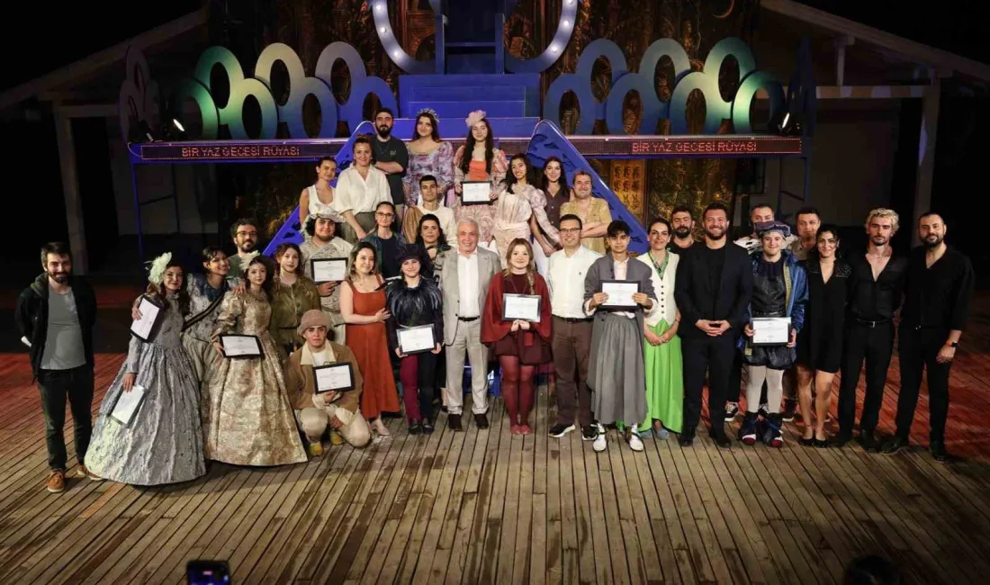 Genç NKT oyuncuları, William Shakespeare’in kaleme aldığı “Bir Yaz Gecesi
