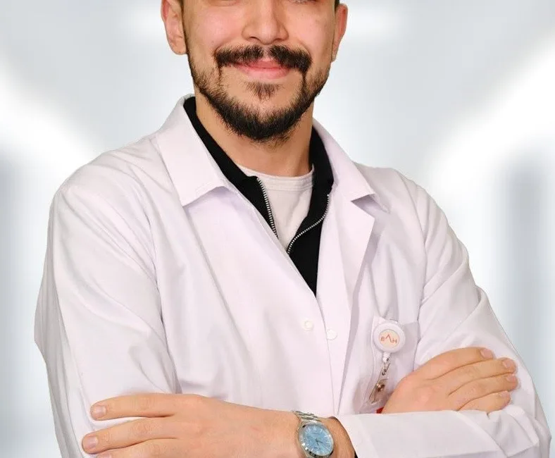 Göz Hastalıkları Uzmanı Opr. Dr. Halil Emre Özdemir, göz kapağı