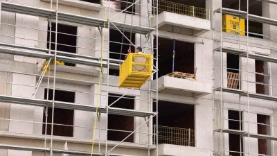 Bursa’nın İnegöl ilçesinde yapımı devam eden bir site inşaatında meydana