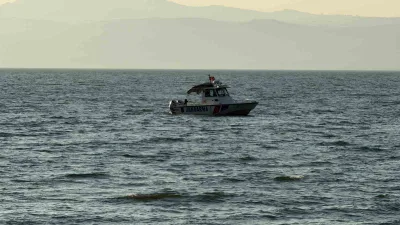 Bursa’da oğlu ile yüzmek için İznik Gölü’ne giren emekli polis
