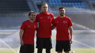 A Milli Futbol Takımı’nın başarılı futbolcusu Kaan Ayhan, kaliteli bir