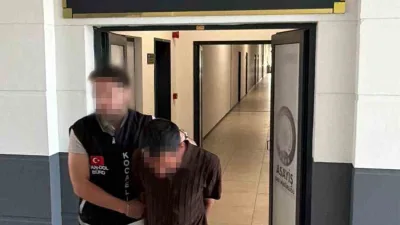 Kocaeli’nin Gölcük ilçesinde kendisini polis olarak tanıtarak bir vatandaşı 500
