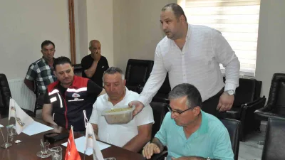 Edirne’nin Keşan ilçesinde hasat edilen yılın ilk arpa ürünün salon