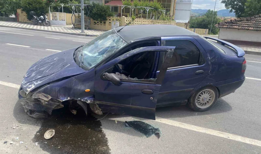 Bilecik’te seyir halindeyken kontrolden çıkan otomobil önce bir bahçe duvarına,