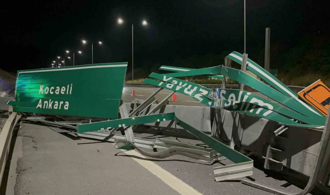 Kuzey Maramara Otoyolu’nda hafriyat kamyonun açılan damperi tabelaya çarptı. Dorse