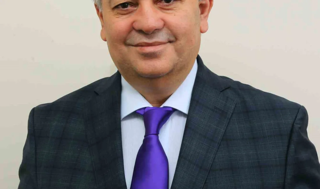 Uğur Okulları Genel Müdür Yardımcısı Adil Kurt ve Ortaokul Bölüm