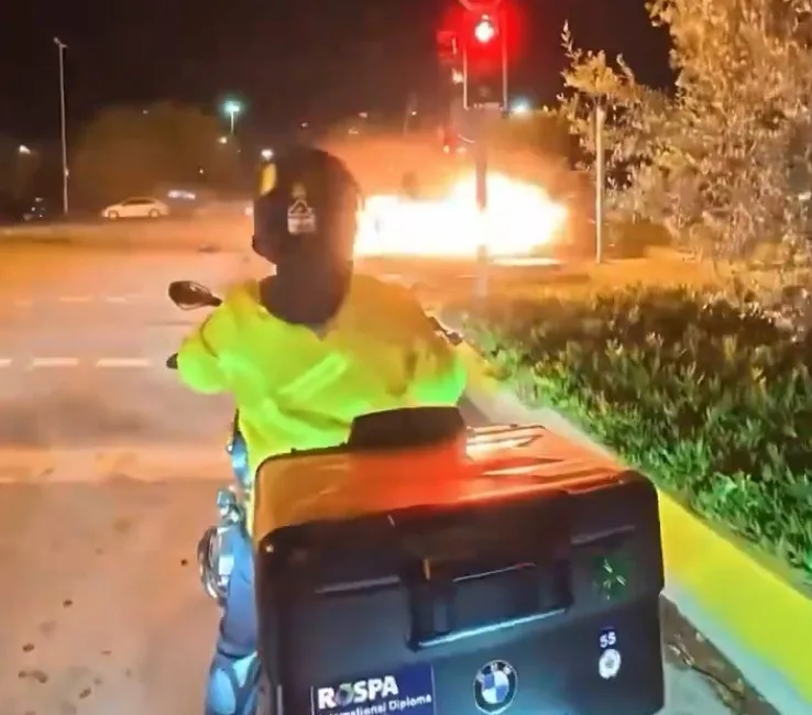 Maltepe Sahil Yolu’nda iki otomobilin çarpışması sonucu meydana gelen kazada