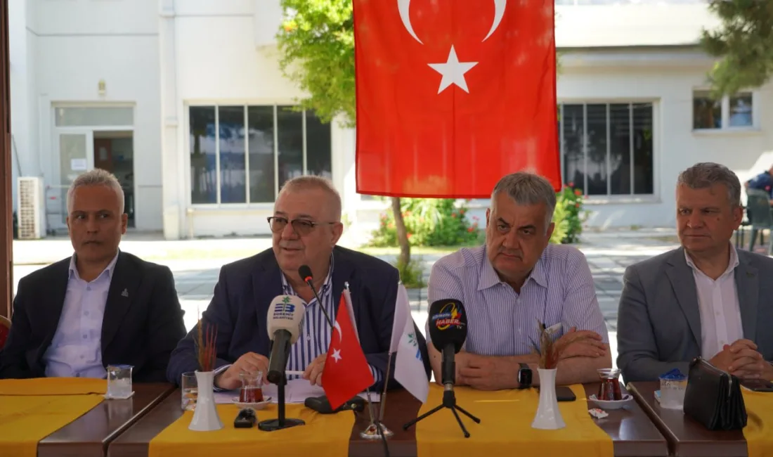 Edremit Belediye Başkanı Mehmet Ertaş, basın mensuplarıyla bir araya gelerek