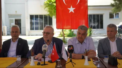 Edremit Belediye Başkanı Mehmet Ertaş, basın mensuplarıyla bir araya gelerek