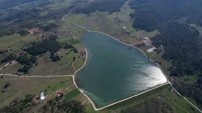 Sakarya’nın Pamukova ilçesinde 780 rakımda bulunan yapay göletli yayla, doğal