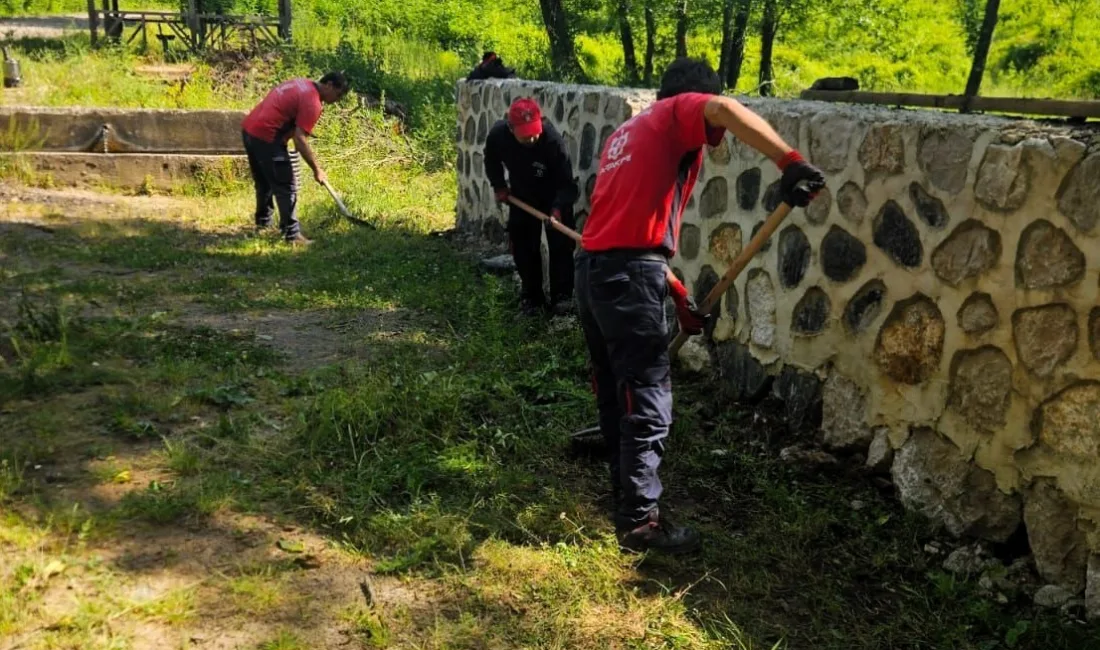 Kocaeli Büyükşehir Belediyesi, Gölcük Şevketiye Mahallesi’nde bulunan çeşmede gerçekleştirdiği yenileme