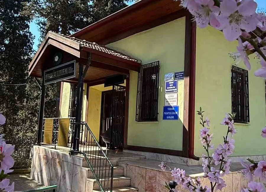 Gölcük’te bulunan Örcün Sultan Baba Türbesi ve çevresinde bakım, temizlik