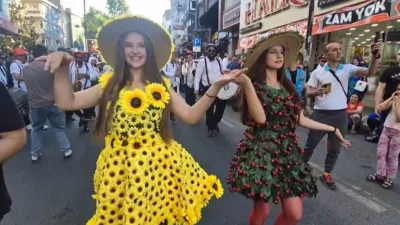 Tekirdağ’da bu yıl 60’ıncısı düzenlenen Uluslararası Kiraz Festivali, festival ateşinin