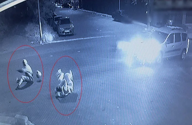 Tekirdağ Çorlu’da sollama yapmak isteyen otomobilin çarptığı motosikletten fırlayan 2