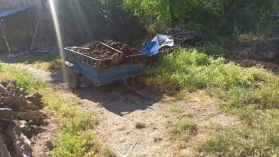 Bursa’nın İnegöl ilçesinde meydana gelen trafik kazasında, gübre yüklü römorkun
